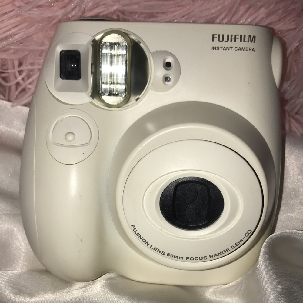 💛White Polaroid Camera 💛